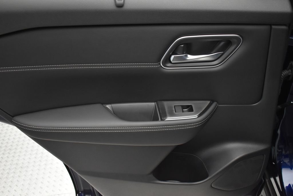 New 2026 Deep Ocean Blue Pearl Nissan Platinum image 37