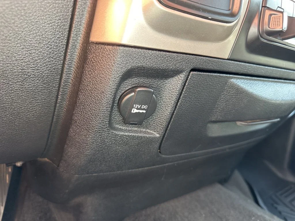Used 2017 White Ram SLT image 36