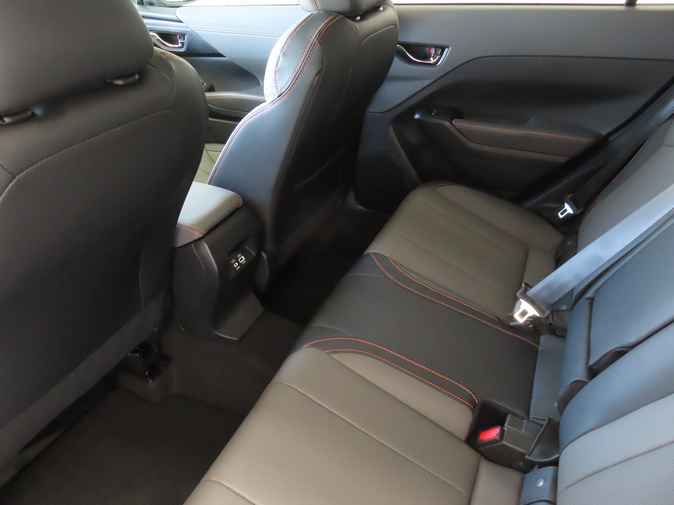 New 2026 CRYSTAL WHITE PEARL Subaru Limited Hybrid image 22