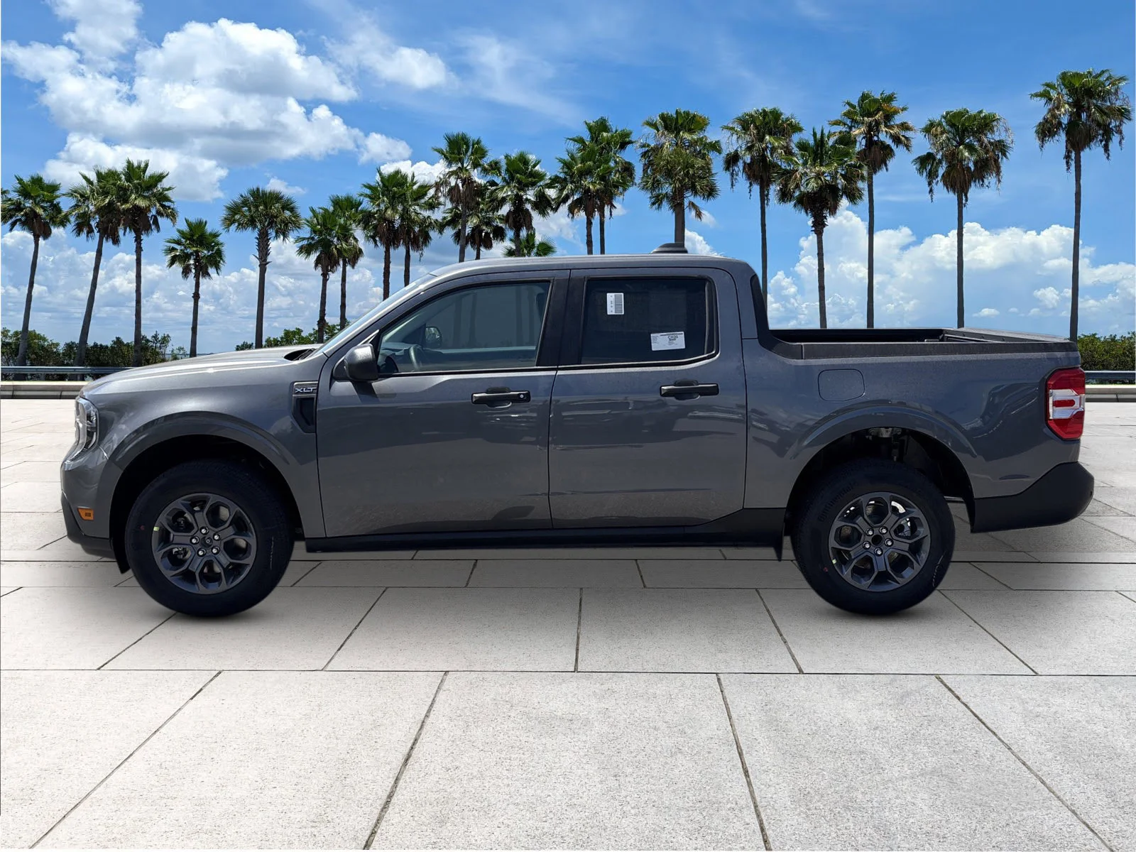 New 2026 Carbonized Gray Metallic Ford XLT image 4