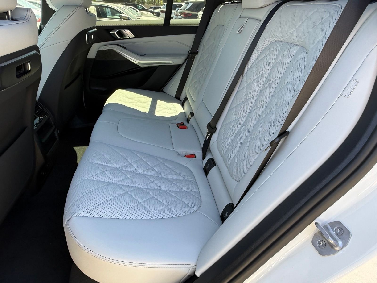 New 2026 Alpine White BMW sDrive40i image 31