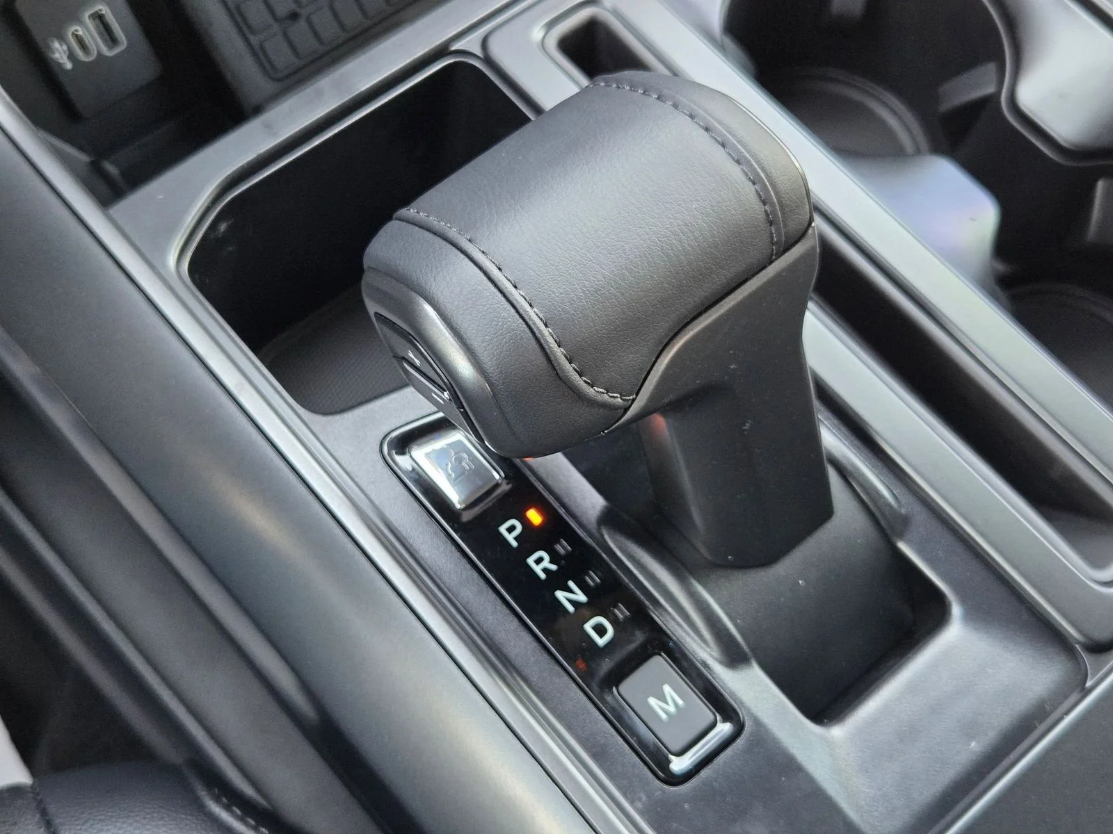 New 2026 Iconic Silver Metallic Ford Lariat® image 16