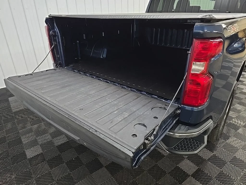 Used 2019 NORTHSKY BLUE METALLIC Chevrolet LT image 11
