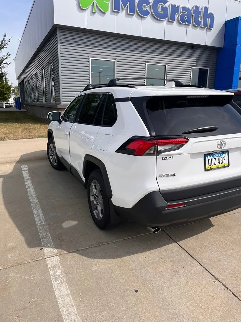 Used 2025 White Toyota XLE image 6