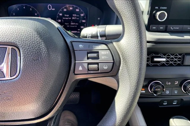 Used 2024  Honda EX image 19