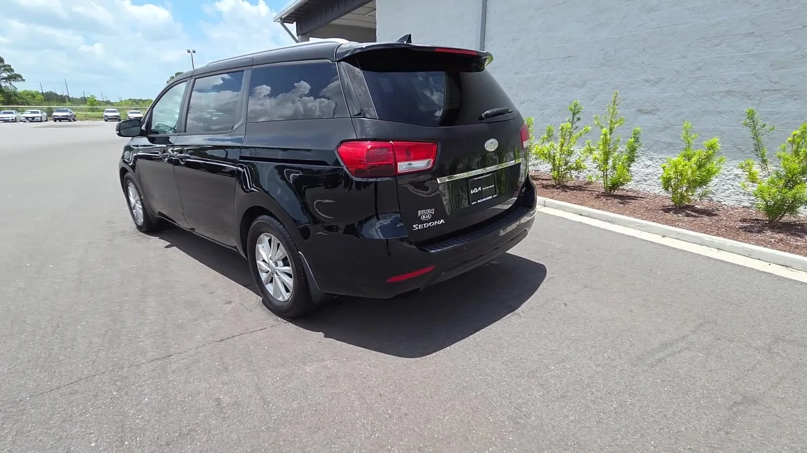 Used 2017 Kia Sedona LX with VIN KNDMB5C15H6329041 for sale in Myrtle Beach, SC