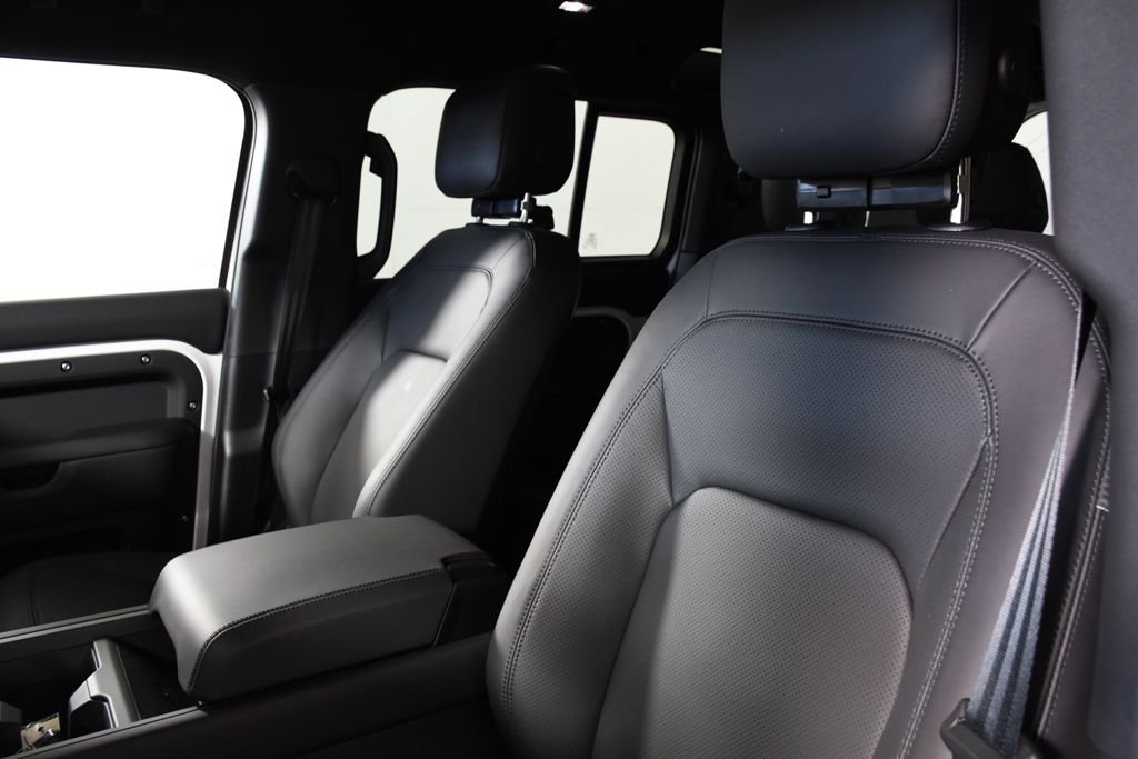 New 2026 Fuji White Land Rover S image 17