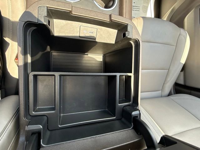 2023 GMC Yukon SLT - Photo 28