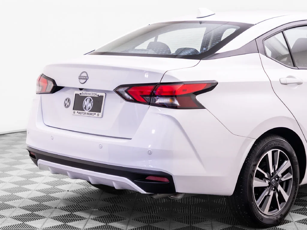 Used 2025 White Nissan 1.6 SV image 36