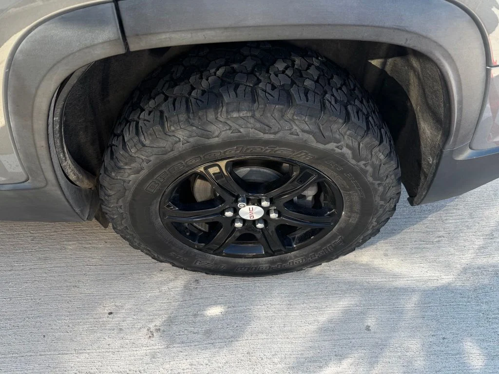 Used 2022 Gray GMC AT4 image 6