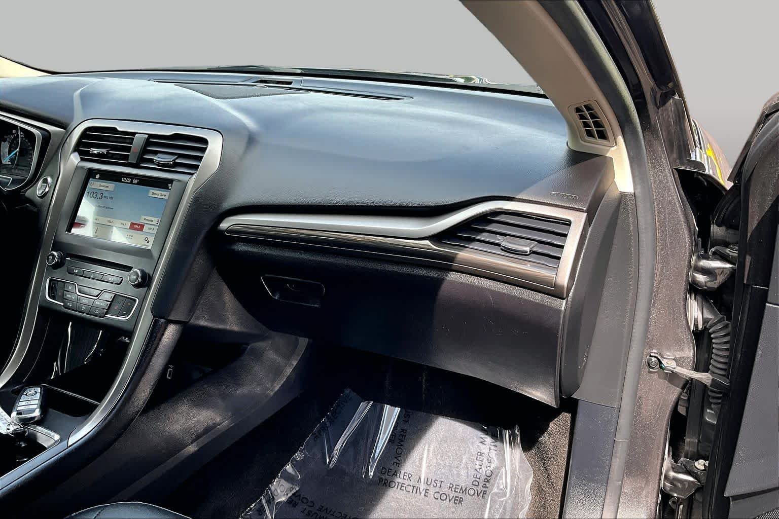 Used 2018 Magnetic Ford SE image 19