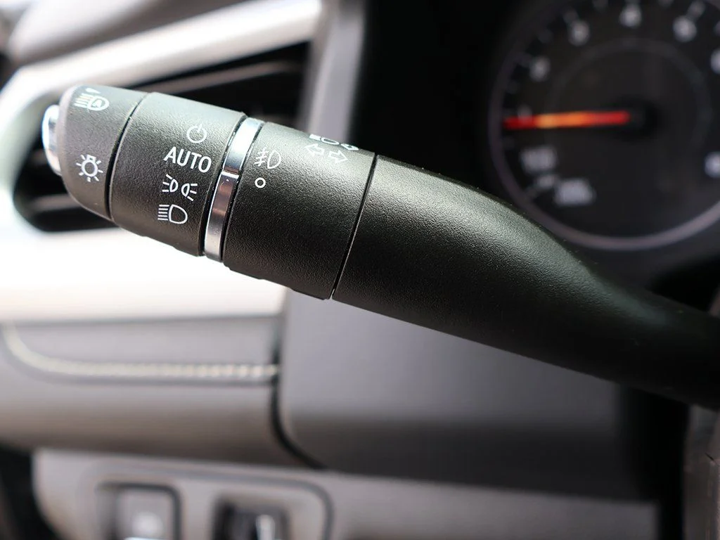 Used 2023 Silver GMC SLT image 44