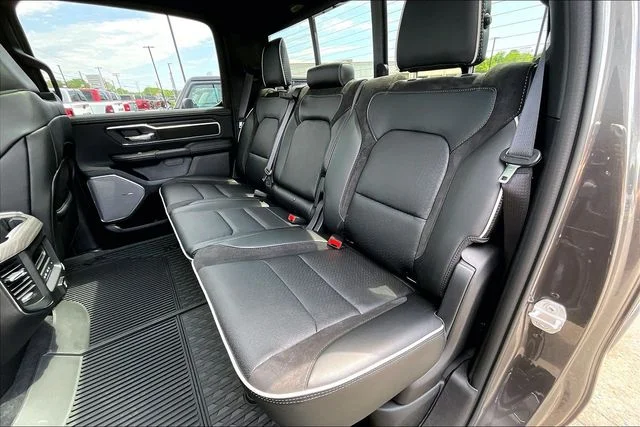 New 2026 Granite Crystal Metallic Clear-Coat Exterior Paint RAM Laramie image 18