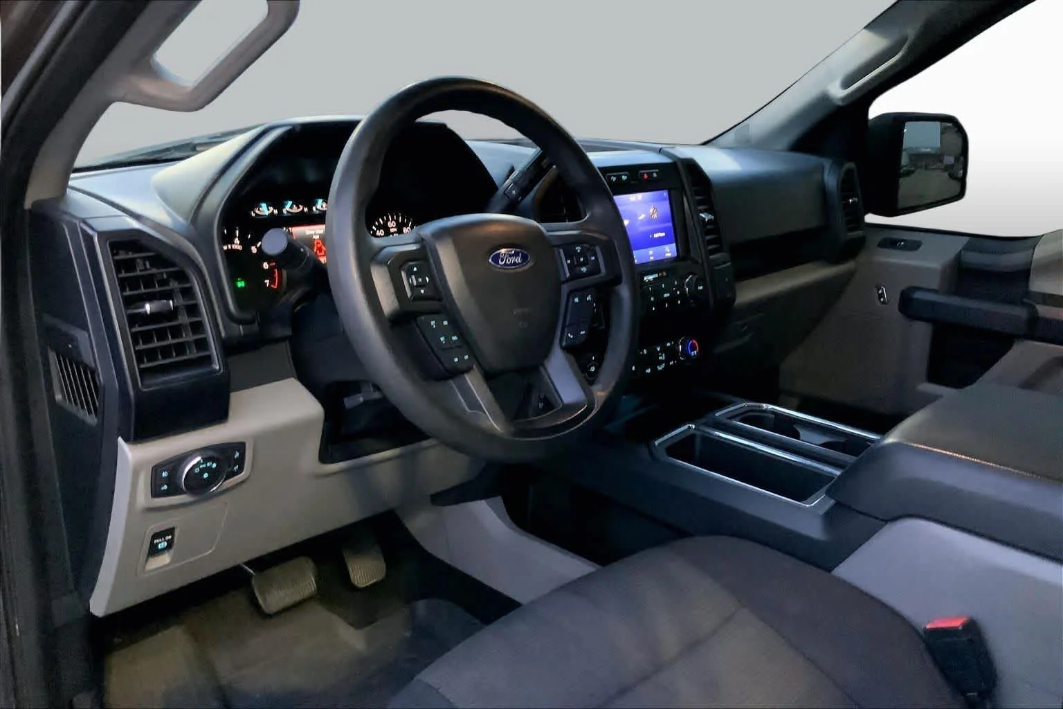 Used 2020 Magnetic Metallic Ford XL image 16