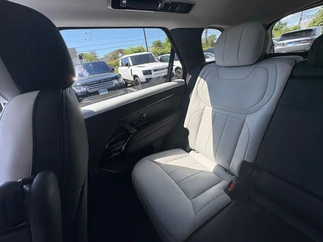 Used 2023 Blue Land Rover First Edition image 38