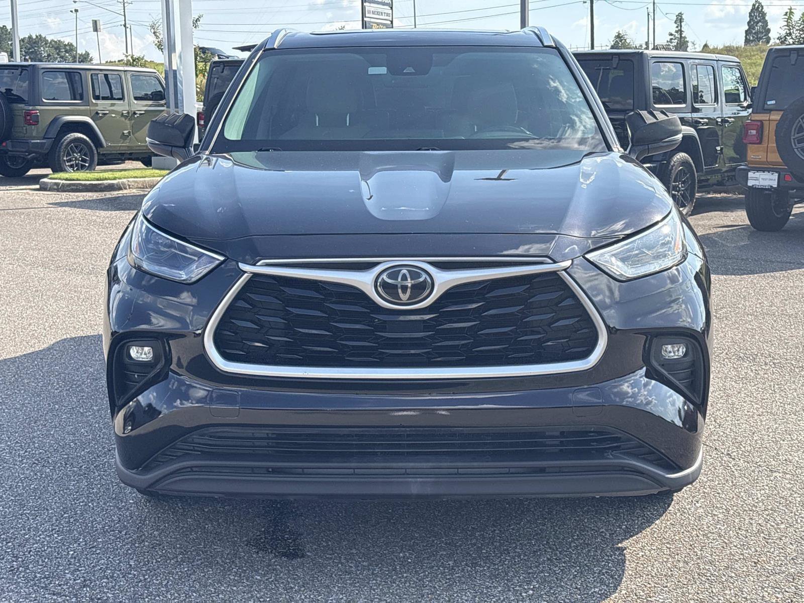 Used 2021 Black Toyota XLE image 2