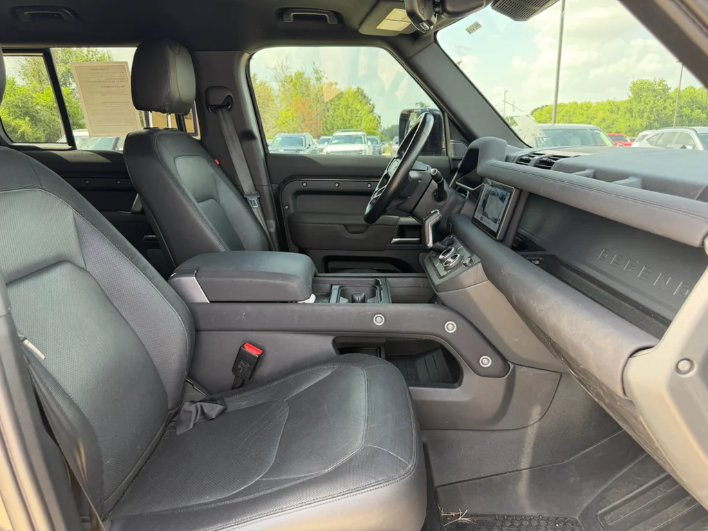 Used 2023 Carpathian Grey Premium Metallic Land Rover X-Dynamic SE image 12