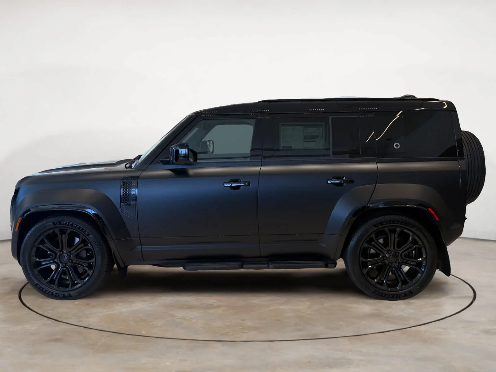 New 2026 Narvik Black Land Rover OCTA Black image 2