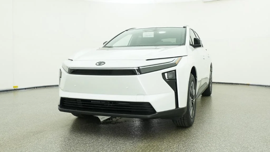 New 2026 Wind Chill Pearl Toyota XLE image 57