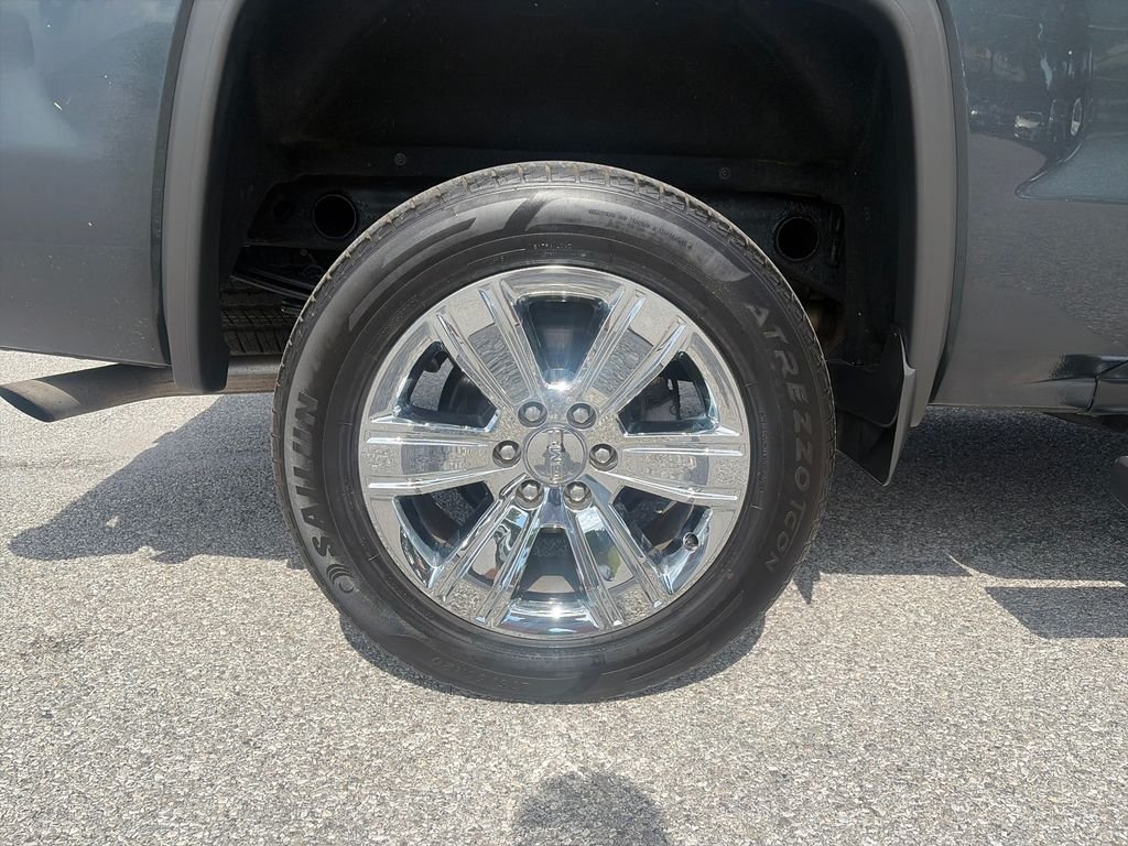 Used 2018 Gray GMC SLT image 46