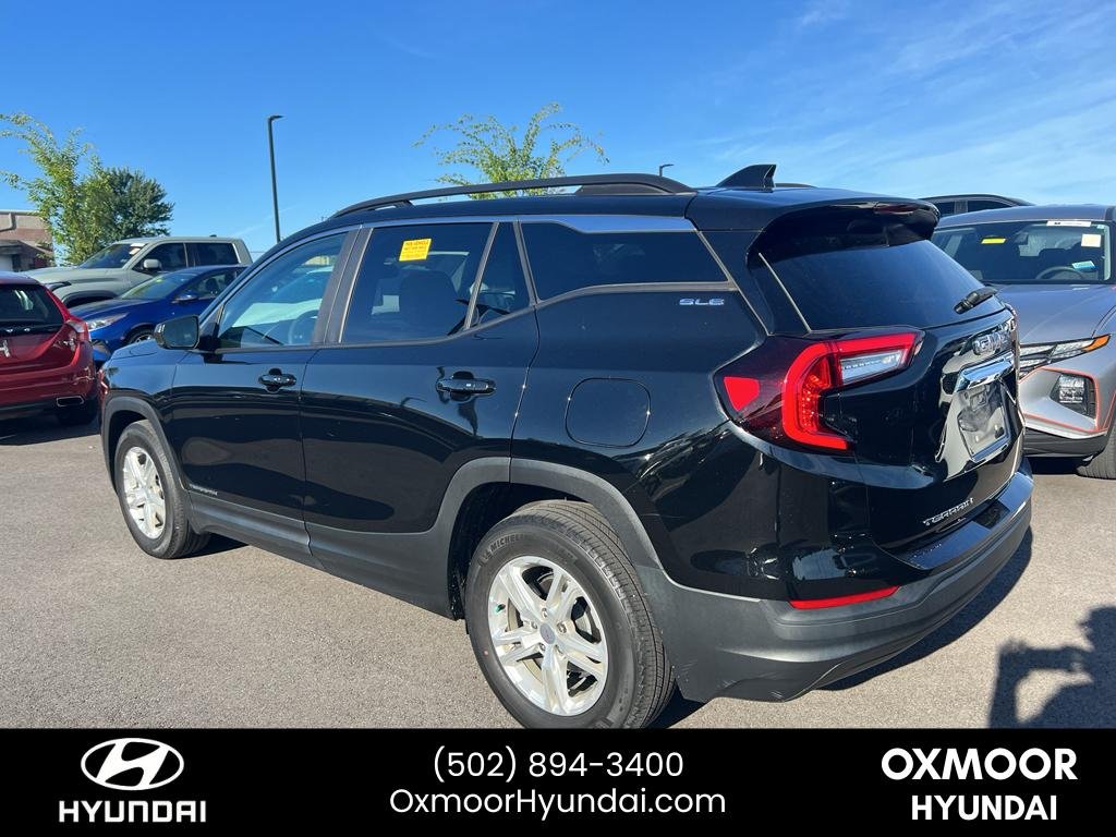Used 2022 Ebony Twilight Metallic GMC SLE image 6