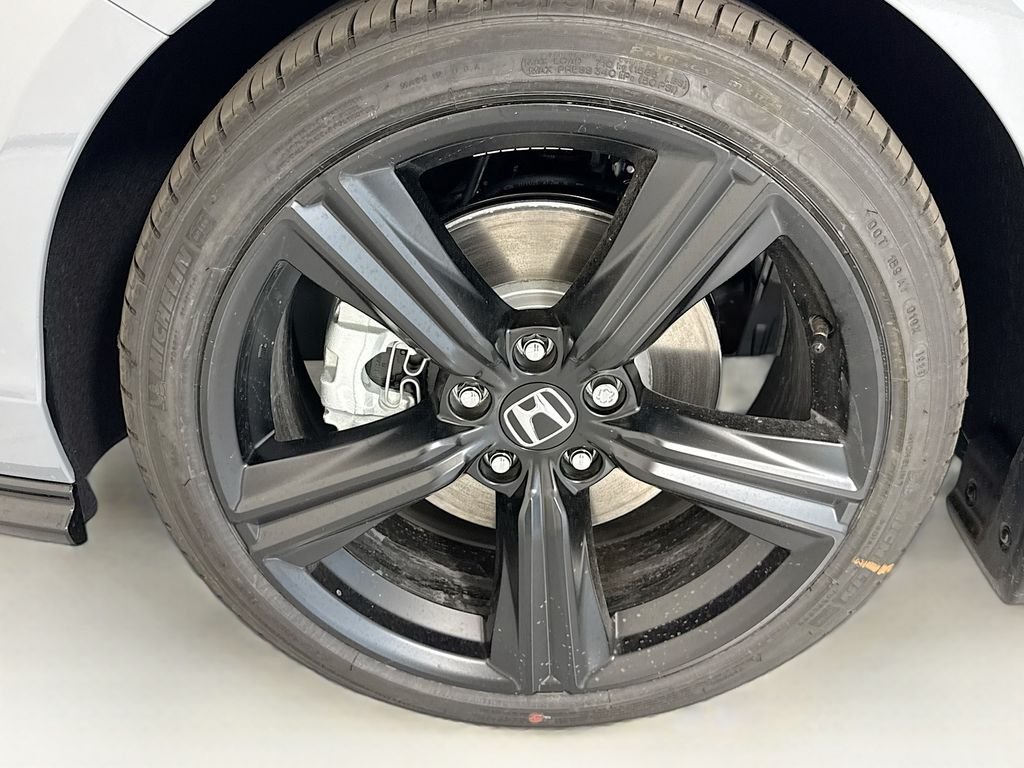 New 2026 Urban Gray Pearl Honda Sport-L image 31