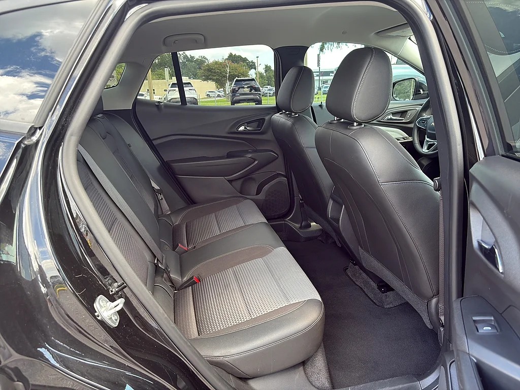 Used 2025 Mosaic Black Metallic Chevrolet  image 17
