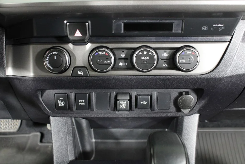 Used 2022 Gray Toyota SR5 image 23