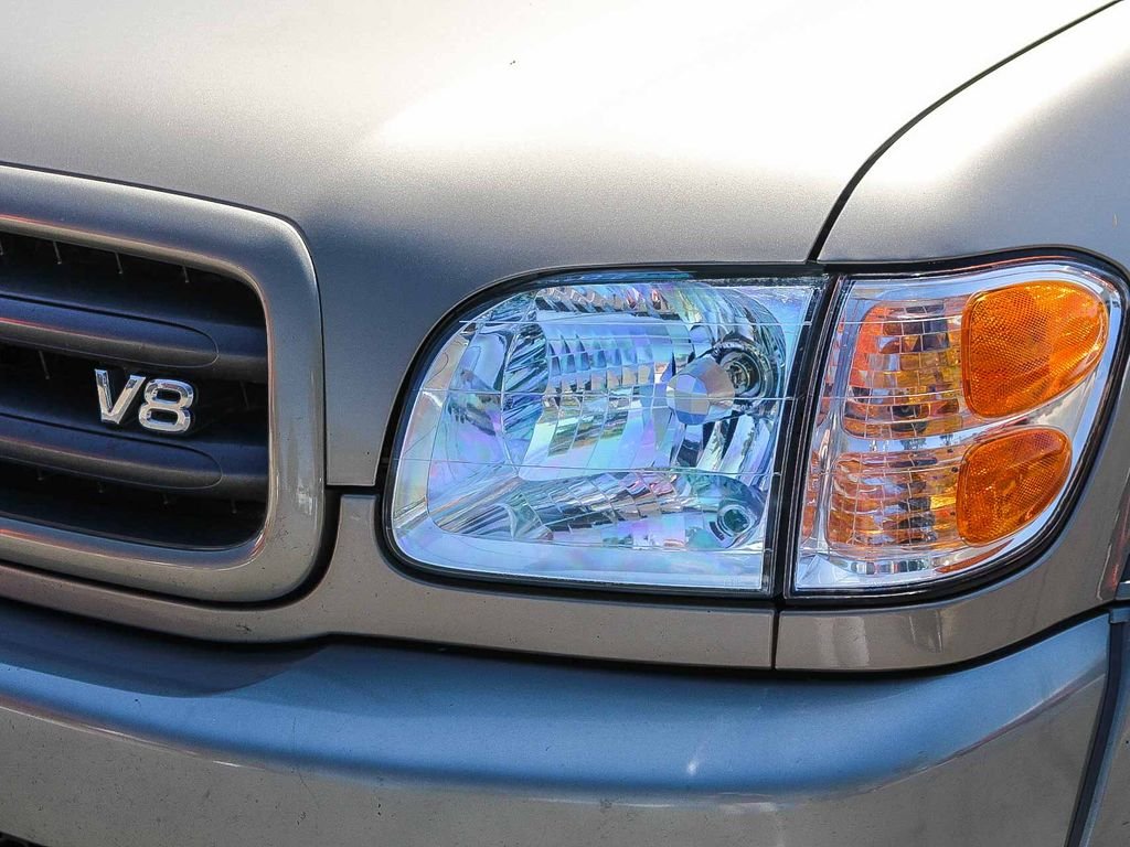 Used 2004 Gold Toyota SR5 image 4