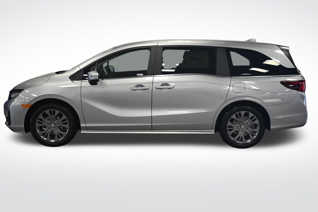 New 2026 Sonic Gray Pearl Honda Touring image 4