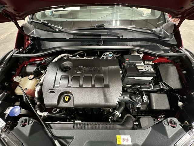 Certified Used 2018 Pearl Toyota XLE image 22