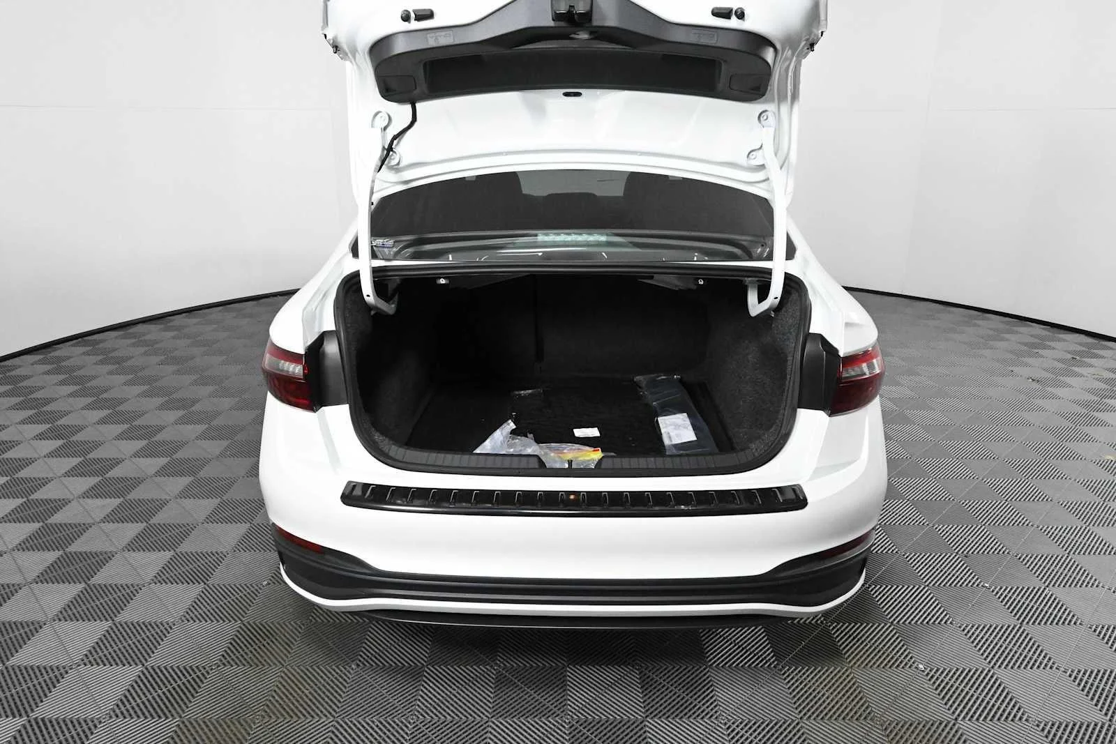 New 2026 Opal White Pearl Volkswagen SE image 8