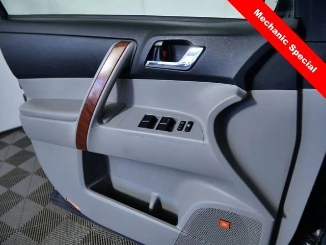 Used 2008 Gray Toyota Limited image 25