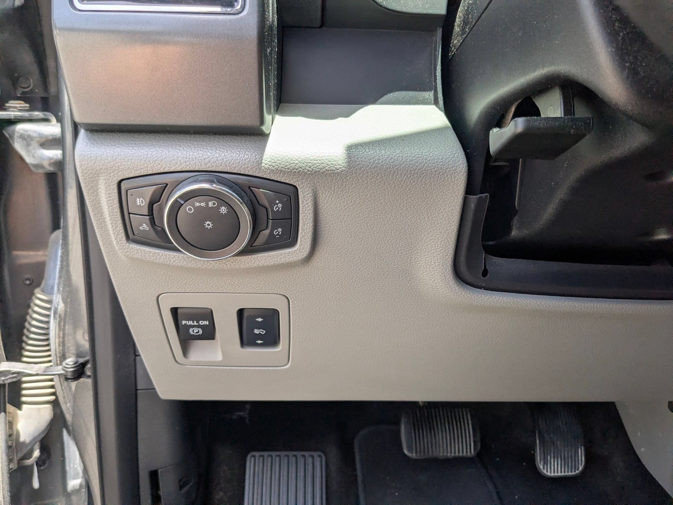 Used 2018 Magnetic Ford XLT image 19