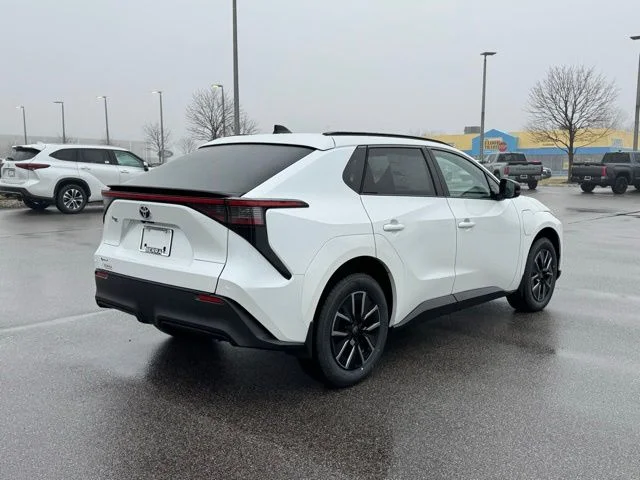 2026 Toyota bZ XLE - Photo 5