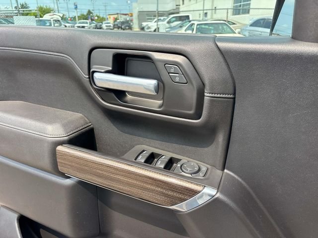 Used 2021 Iridescent Pearl Tricoat Chevrolet LT Trail Boss image 23