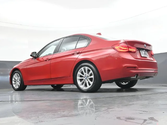 Used 2018 Red BMW 320i image 34