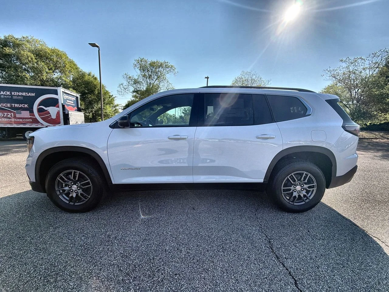 New 2026 Summit White GMC Elevation image 5