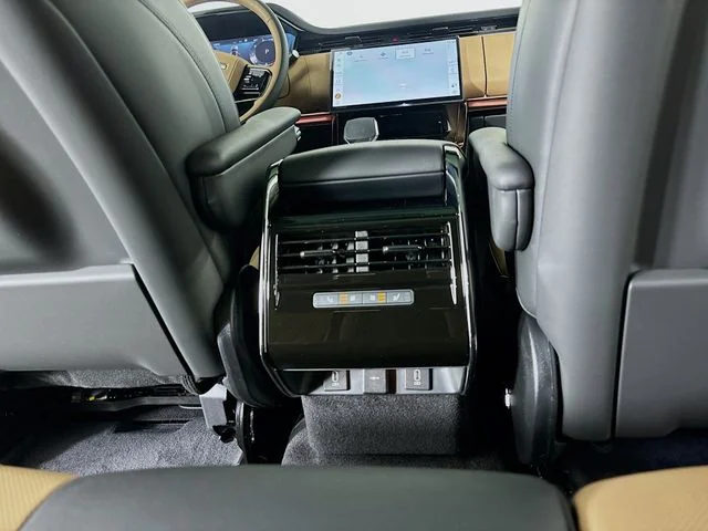 New 2026 Blue Land Rover Dynamic SE image 24