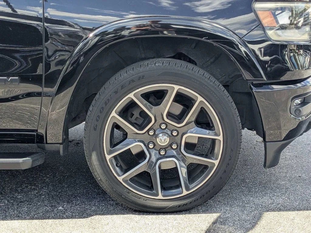 Certified Used 2019 Black Ram Laramie image 12