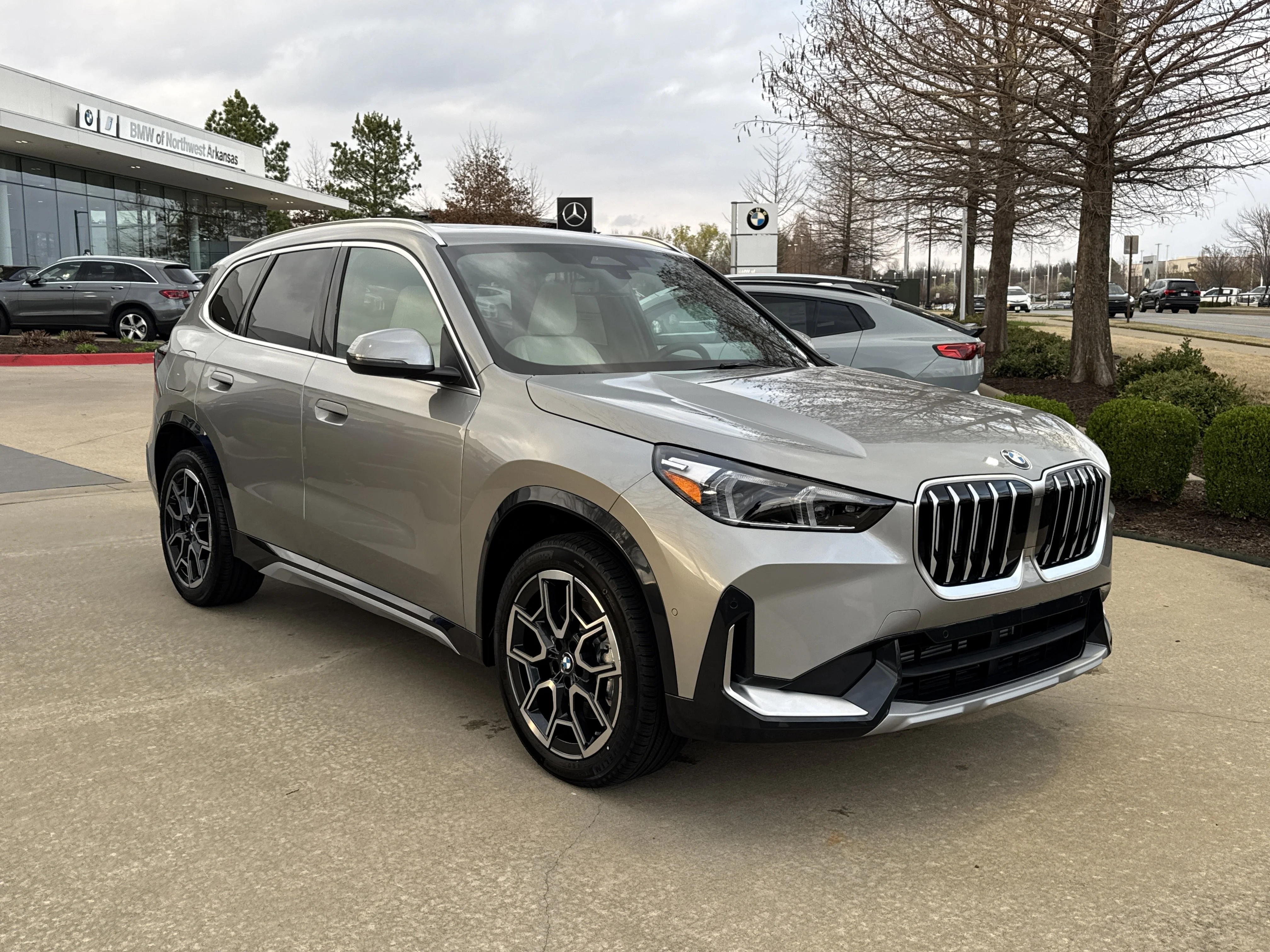 Used 2026 Space Silver Metallic BMW xDrive28i image 6