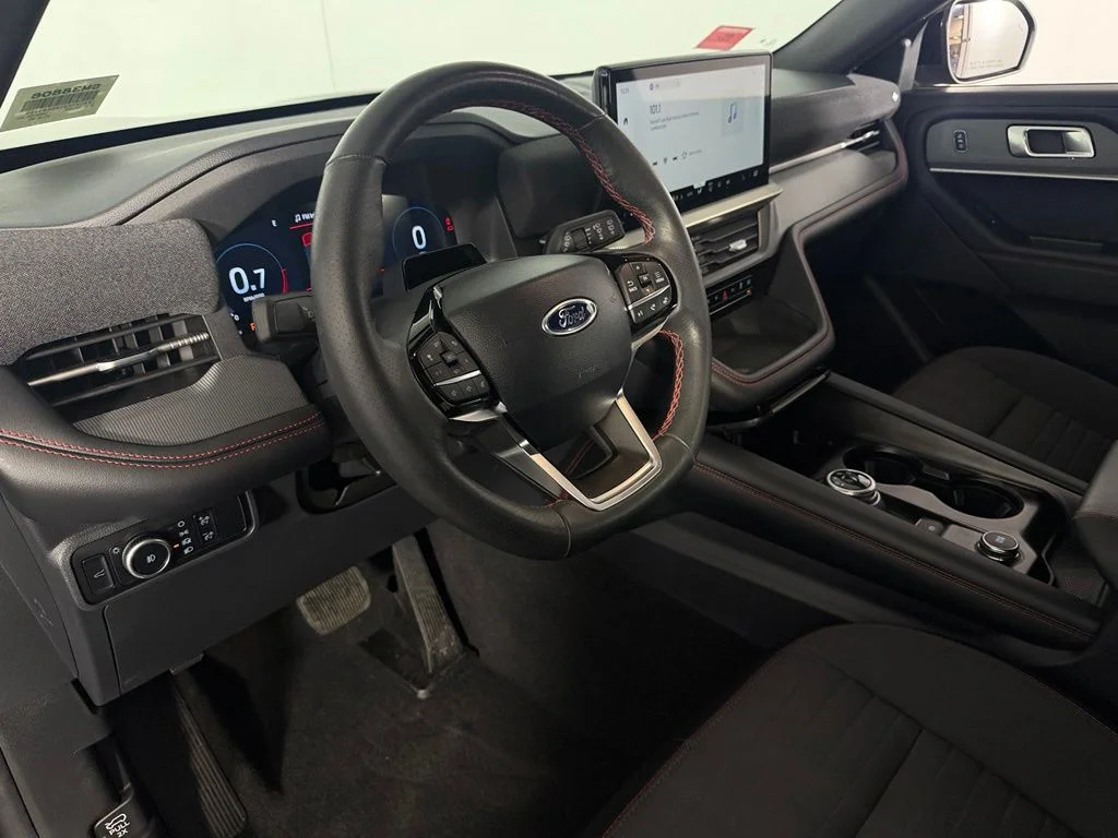 Certified Used 2025 Gray Ford ST-Line image 23
