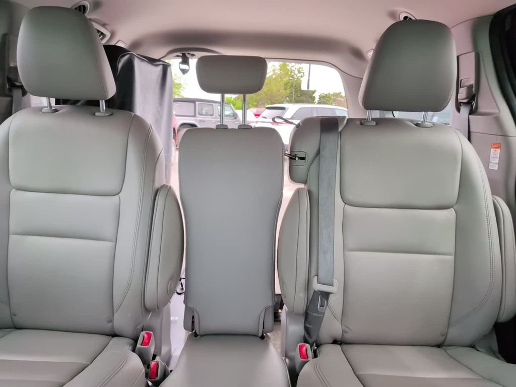 Used 2020 Gray Toyota L image 24