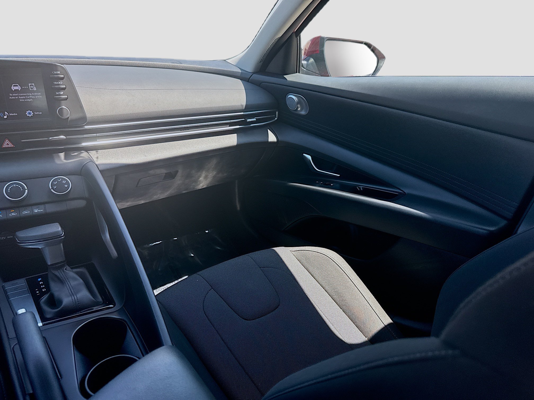 2025 Hyundai Elantra SE - Photo 19