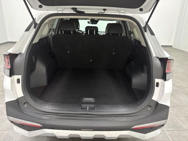 Used 2023 White Kia EX image 8