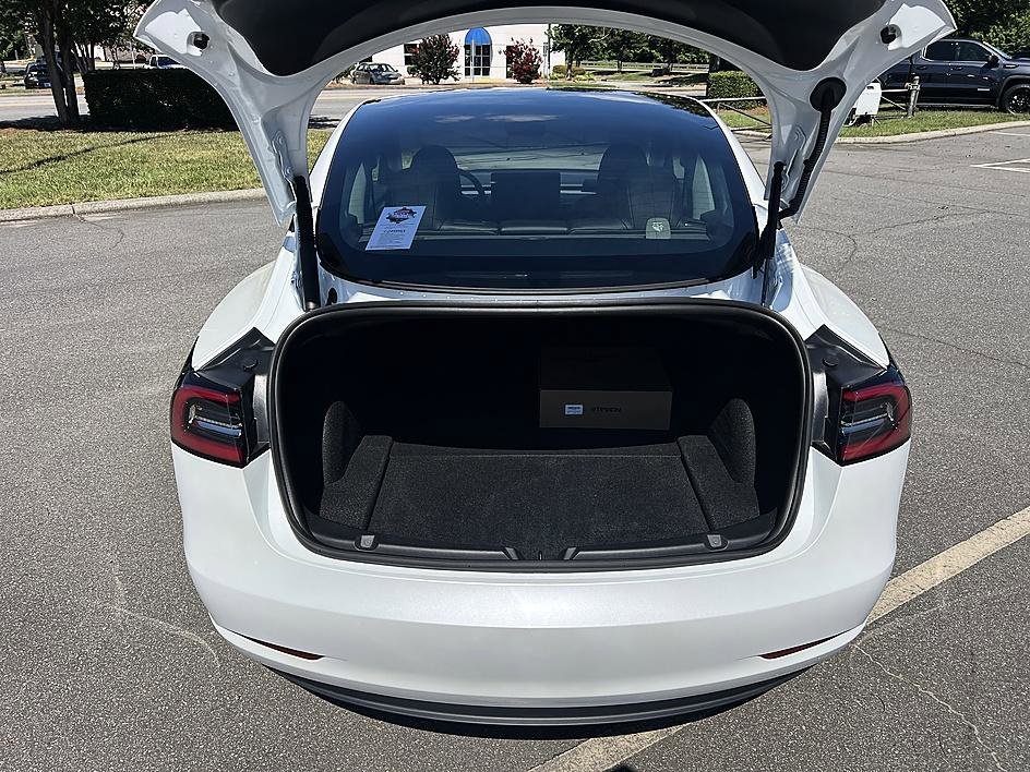 Used 2023 Pearl White Multi-Coat Tesla Base image 15