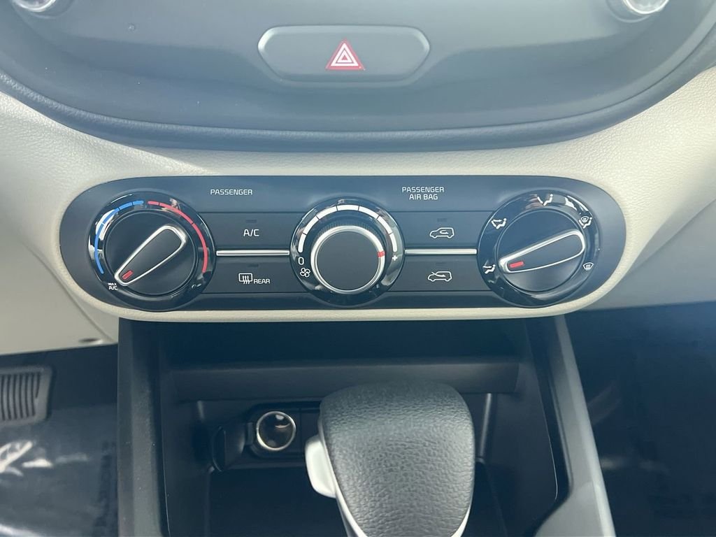Used 2022 Red Kia LX image 24