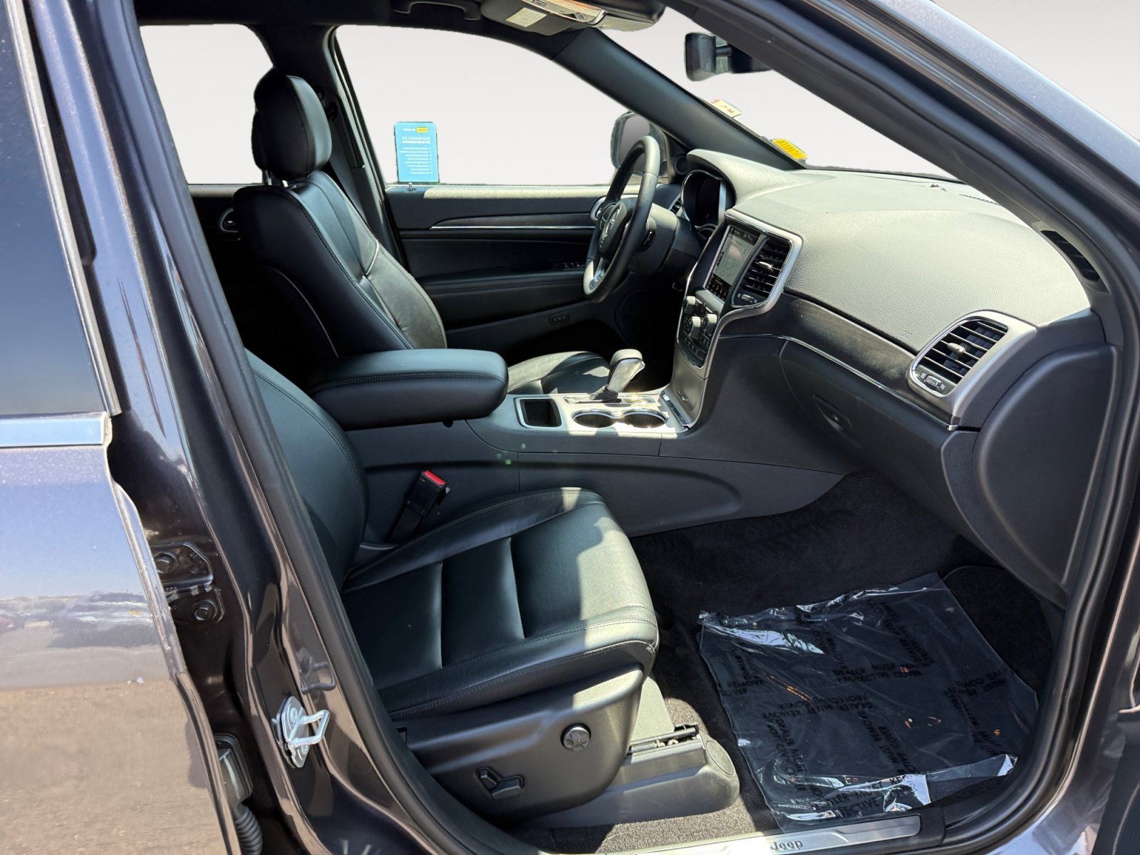 Used 2018 Crystal Metallic Jeep Limited image 19