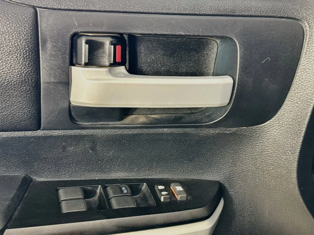 Used 2018 Black Toyota SR5 image 19