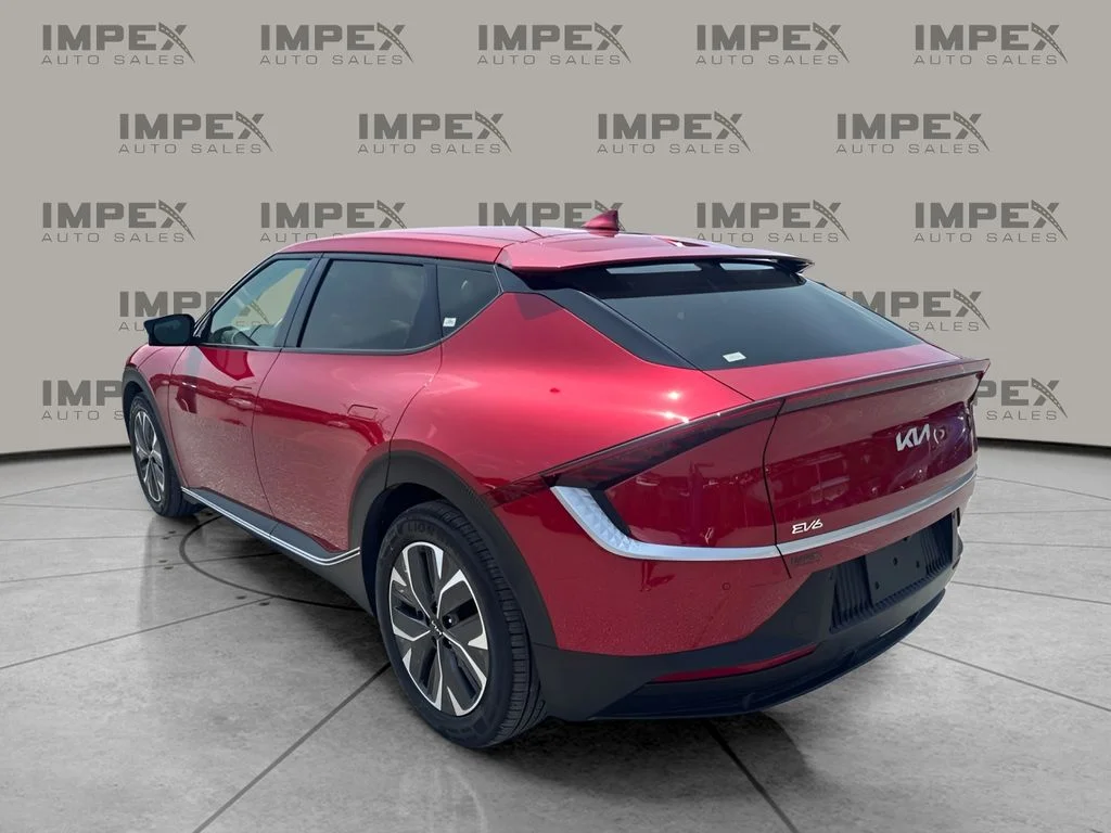 Used 2024 Red Kia Light image 2